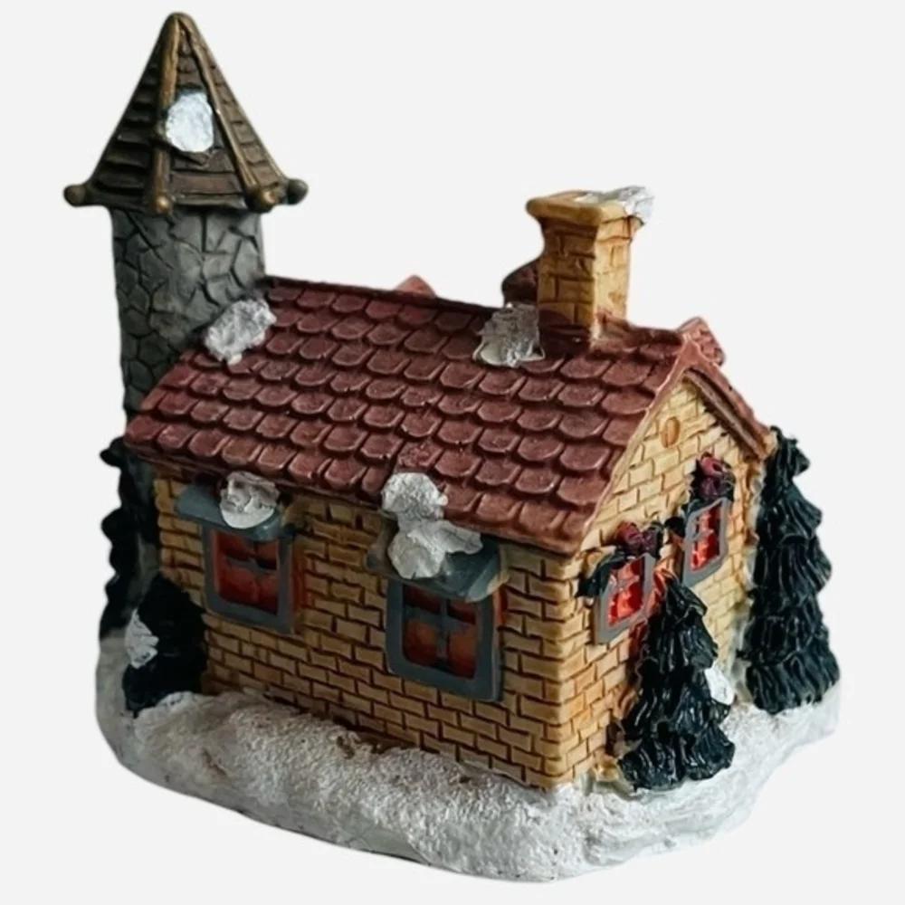 Winsor Collection Vintage INN Christmas Village Figurine Multicolor NIB 3x3x3